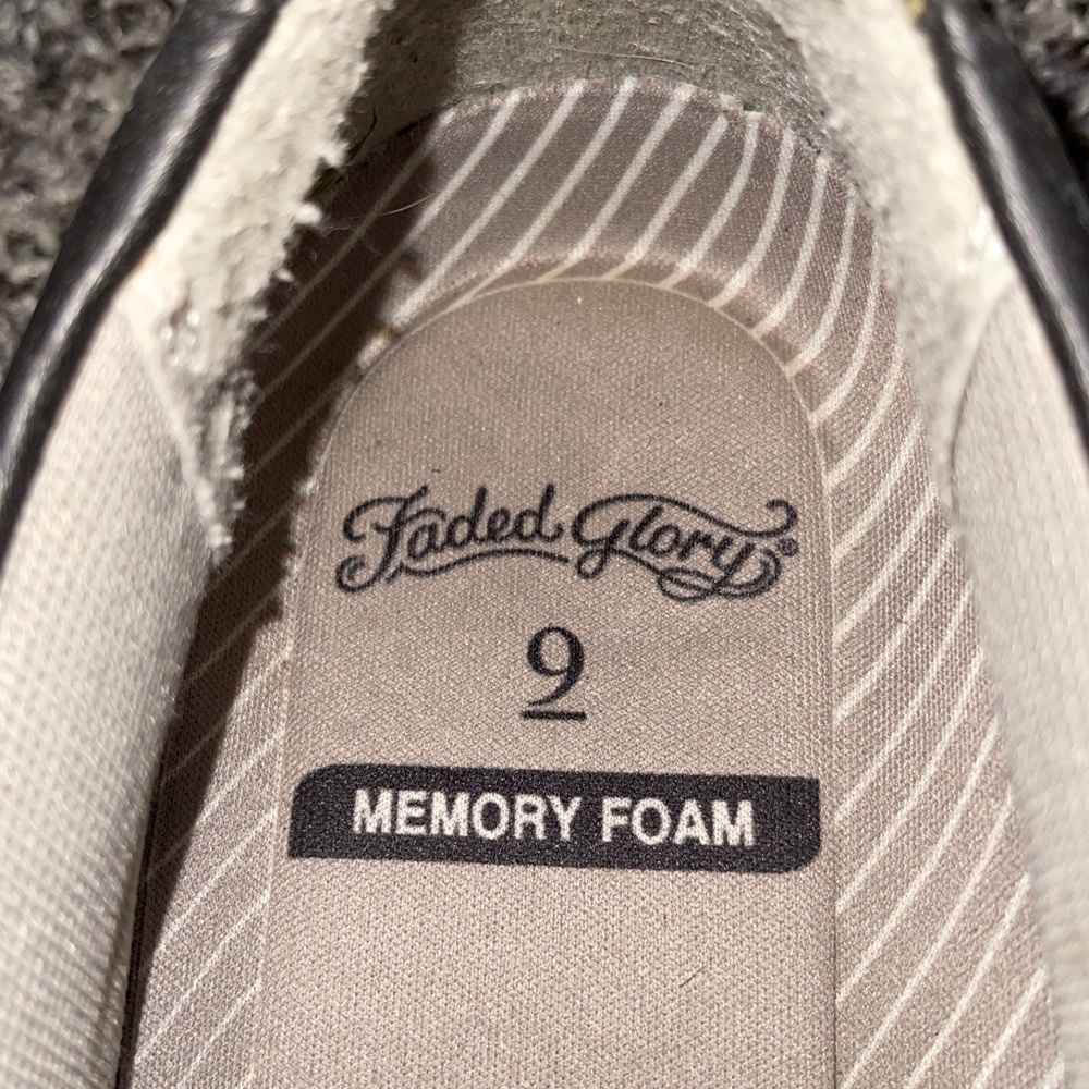 Men's Faded Glory Gray and Black Slip-On Loafers (9) EUC - Picture 2 of 4